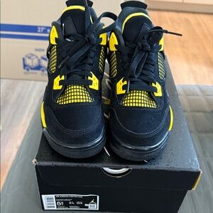 Air jordan 4 retro gs size 5.5 youth